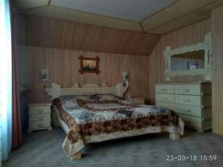 Гостевой дом Домик Рыбака Rasavka Большой двухместный номер с 1 кроватью-3
